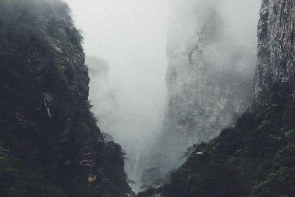 开运电竞平台英雄联盟职业联赛LPL春季赛高清直播画面，双方战队在召唤师峡谷激烈对战